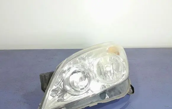 Opel Astra H Headlight/headlamp 13239288