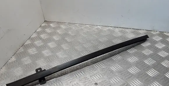 Volkswagen Touran I Rear door windshield rail 1T0839407E