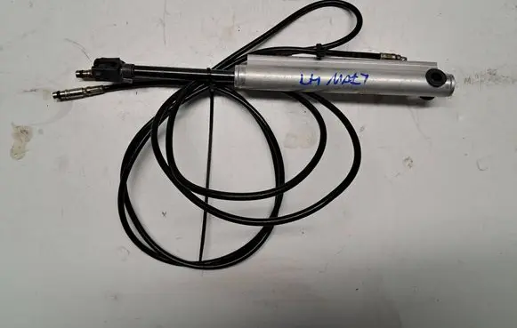 Mercedes-Benz CLK A209 C209 Convertible roof main ram cylinder A2098000972 A2098000381