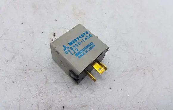 Mitsubishi Pajero Other relay 0689001630