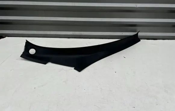 Tesla Model X Tailgate trim 104732100D
