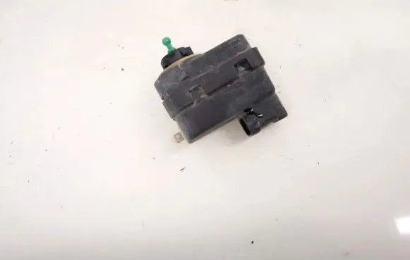 Headlight level adjustment motor