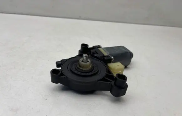 Seat Leon (5F) Front door window regulator motor 5Q0959801B