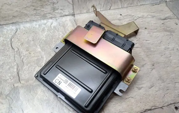 Nissan Murano Z50 Engine control unit/module MEC63760