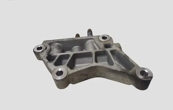 Hyundai Tucson LM Engine mounting bracket