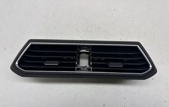 Seat Leon IV Dash center air vent grill 5FA819110A
