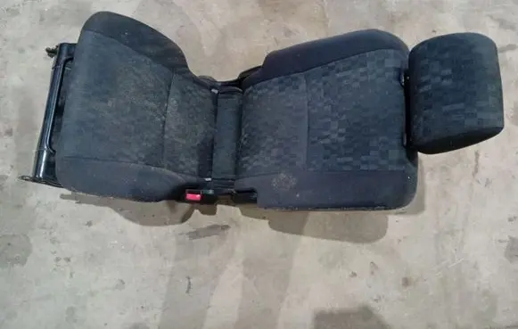 Toyota Avensis Verso Rear seat 