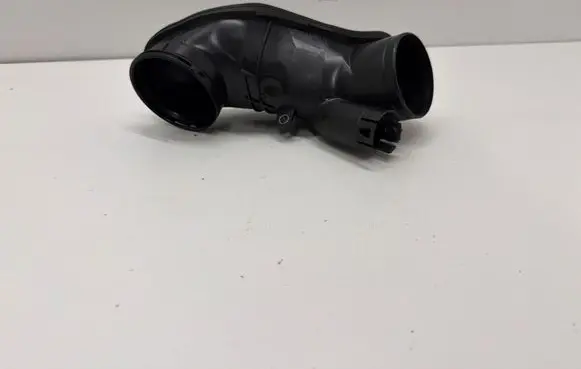 BMW 5 F10 F11 Air intake duct part 7807493 58650910