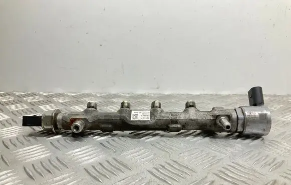 Volkswagen PASSAT B8 Fuel pressure regulator 04L089G 04L130764C 04L906054