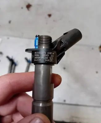 Mercedes-Benz A W177 Fuel injector 0445117048