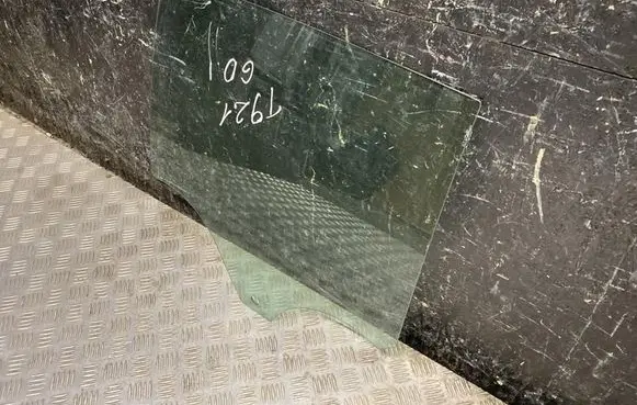Fiat 600 Rear door window glass
