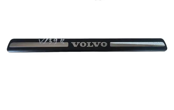 Volvo V70 Front sill trim cover 8659960