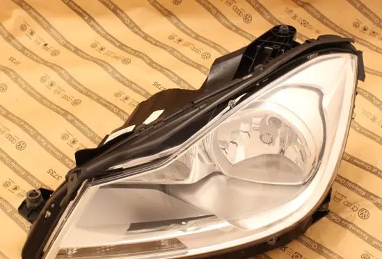 Mercedes-Benz C W204 Headlight/headlamp A2048204959