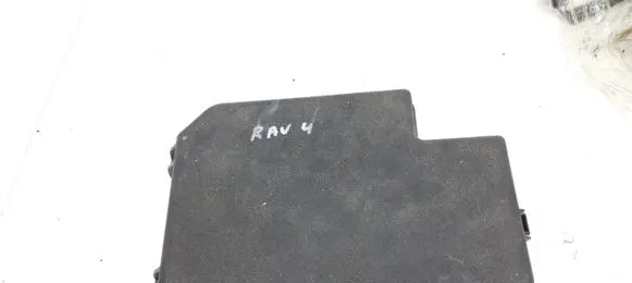 Toyota RAV 4 (XA30) Fuse box cover 8266242191