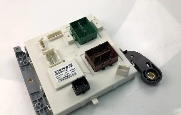 Volvo S90, V90 Fuse box set 32233798AE