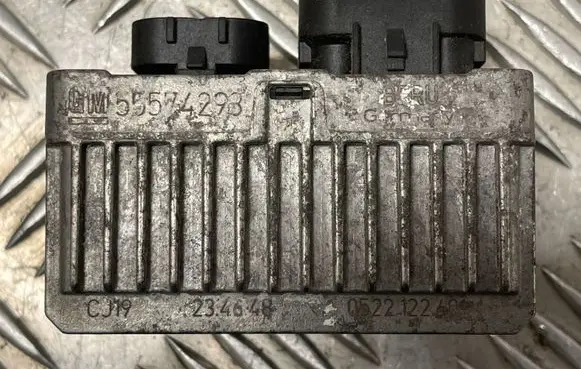 Opel Insignia A Glow plug pre-heat relay 0522122601
