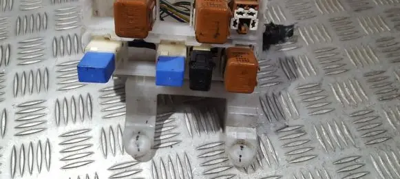 Nissan X-Trail T30 Fuse box set SAU