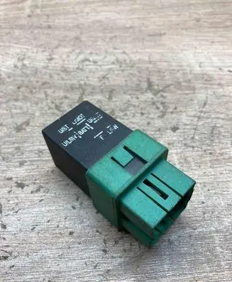 Mitsubishi Carisma Other relay MR228120 DoorLock