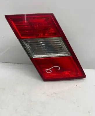 Tailgate rear/tail lights