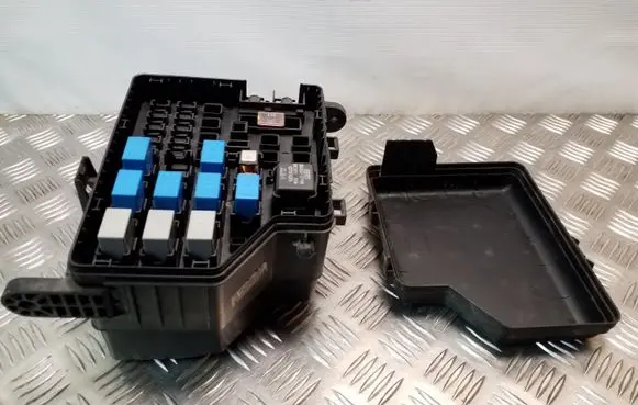 Hyundai Santa Fe Fuse module 9128826203