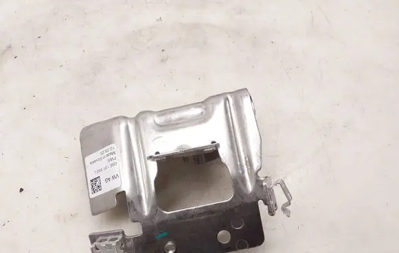 Volkswagen Tiguan Other engine bay part 05E131552L