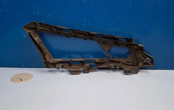 Front bumper mounting bracket
