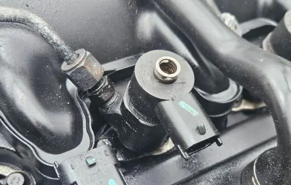 Fuel injector