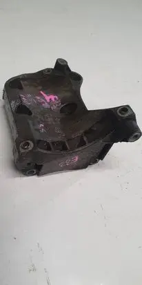 BMW X3 E83 A/C compressor mount bracket 7796352 592801