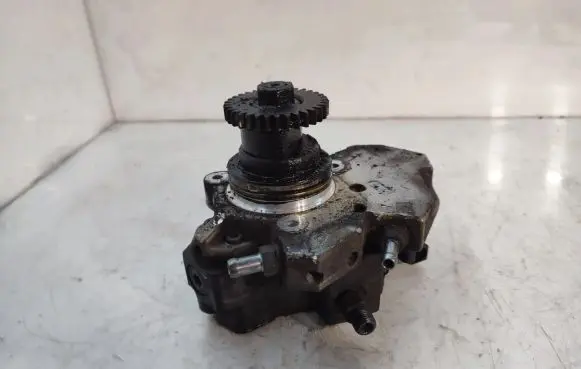 Mercedes-Benz S W221 Fuel injection high pressure pump A6420700501