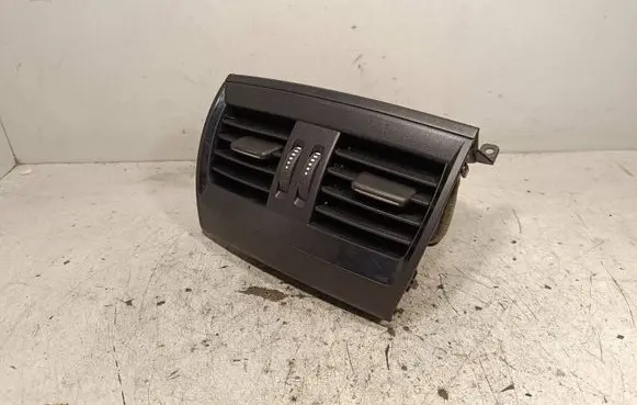 Rear air vent grill