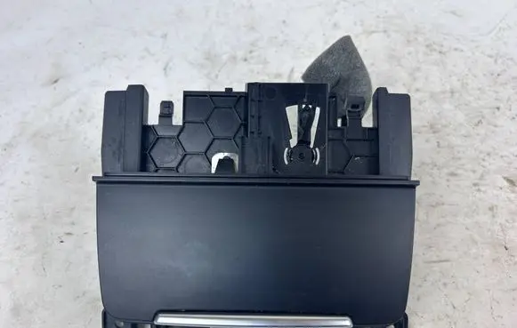 Ashtray (front)
