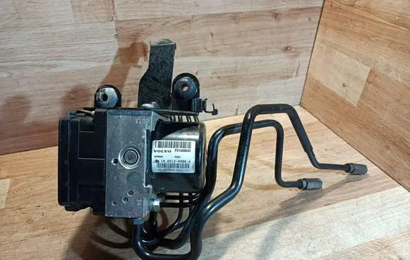 Volvo V40 ABS Pump P31400643 10021209804