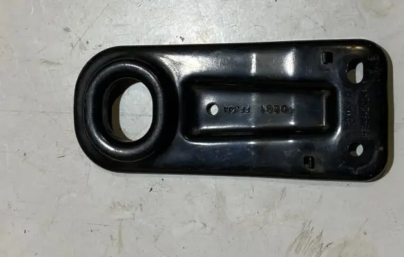 Ford Mustang VI Radiator mount bracket JR338K202AA