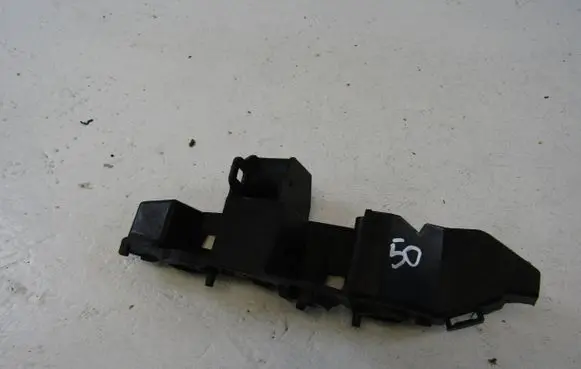 Front bumper mounting bracket