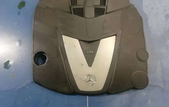 Mercedes-Benz ML W163 Engine cover (trim) A6420100167 4010227A