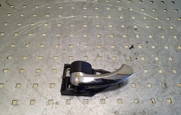 Toyota RAV 4 (XA30) Rear door interior handle