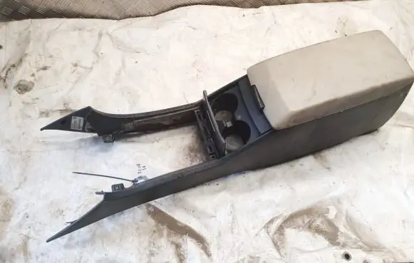 Chrysler 300 - 300C Armrest 1057270xdvac