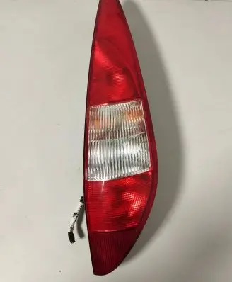 Ford Mondeo Mk III Rear/tail lights 1S7113404C 0374D