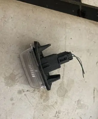 Toyota Avensis T270 Number plate light 0012