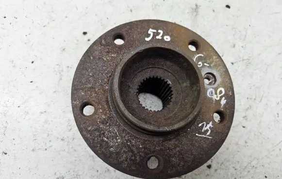 BMW 5 E60 E61 Rear wheel hub