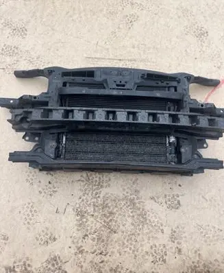 Volkswagen Touran I Radiator support slam panel 