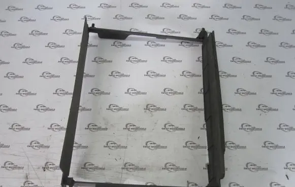 Dacia Sandero II Radiator trim 