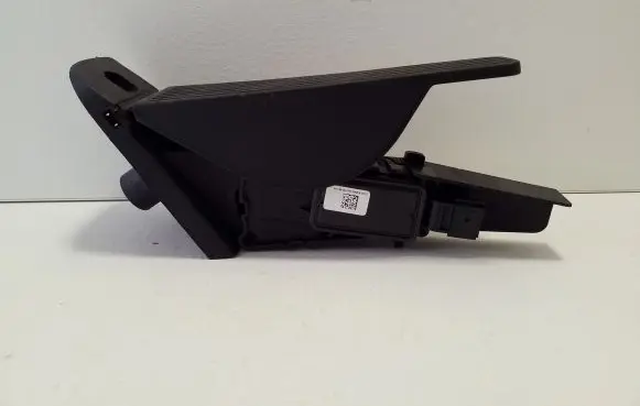Volvo XC60 Accelerator throttle pedal 32269124