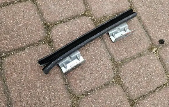 Opel Zafira C Rear door windshield rail 20929144