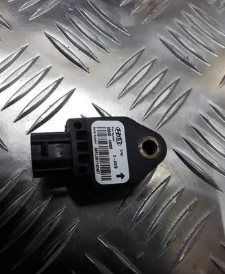 Hyundai i30 Airbag deployment crash/impact sensor