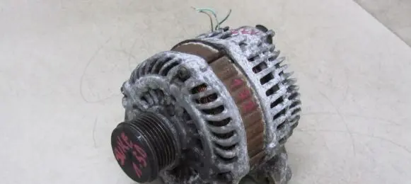 Nissan Juke I F15 Generator/alternator 231003VD1A