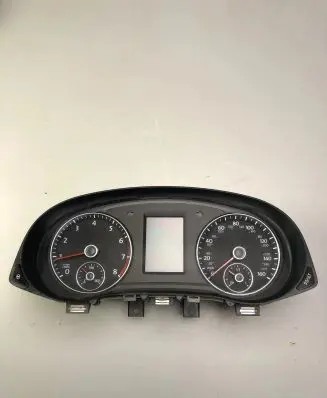Volkswagen PASSAT B7 USA Speedometer (instrument cluster) 561920960B A2C53219792