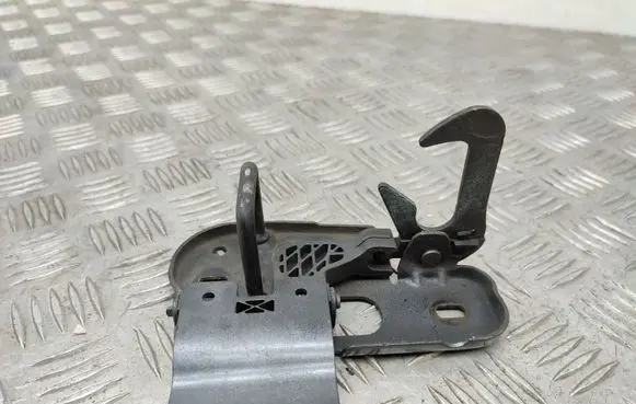 Volkswagen PASSAT CC Engine bonnet/hood lock/latch loop/hook 3C8823480