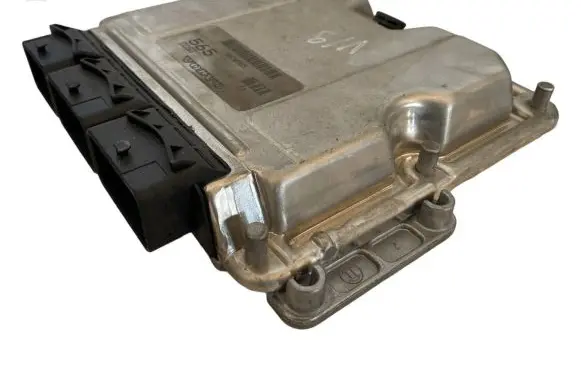 Volvo S40, V40 Engine control unit/module 8200319969 1039S03752 0281011609