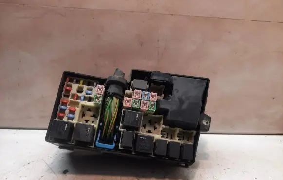 Volvo V50 Fuse box set 518818000 8688040